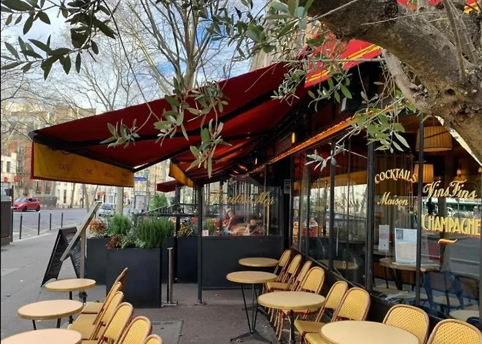 Cozy Parisian *